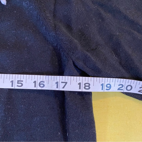 Beautiful Pearl trimmed Bob Mackie Women’s cocktail top - Picture 7 of 8